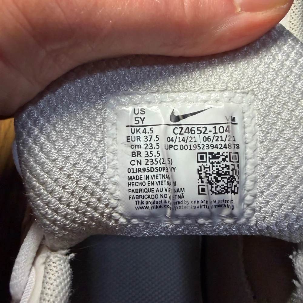Nike Air Max Genome Triple White Athletic Shoes Youth Size 5